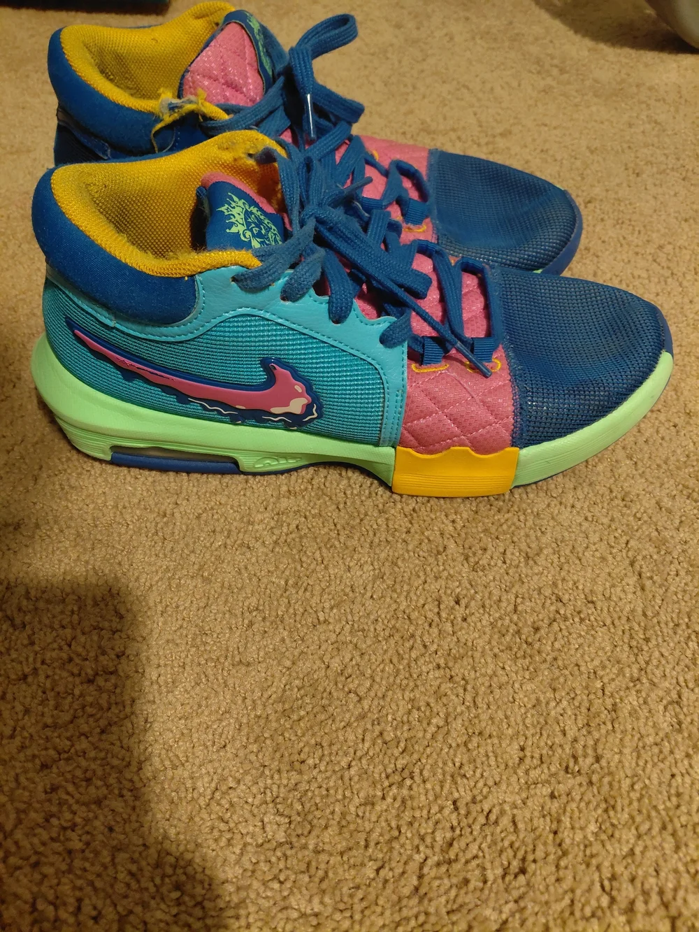 Nike Lebron 8 Witness 